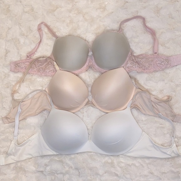 Lot of 3 Victoria’s Secret Bras 34D - Picture 1 of 5